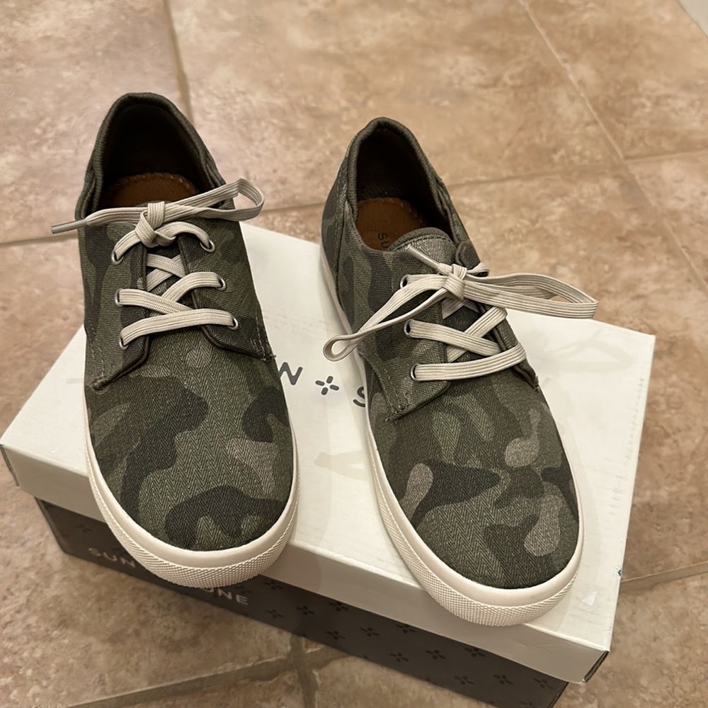 SUN + STONE kids Kiva Lace-up Core Sneakers